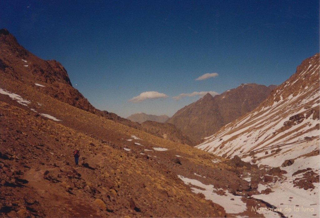 Subiendo al Refugio del Toubkal