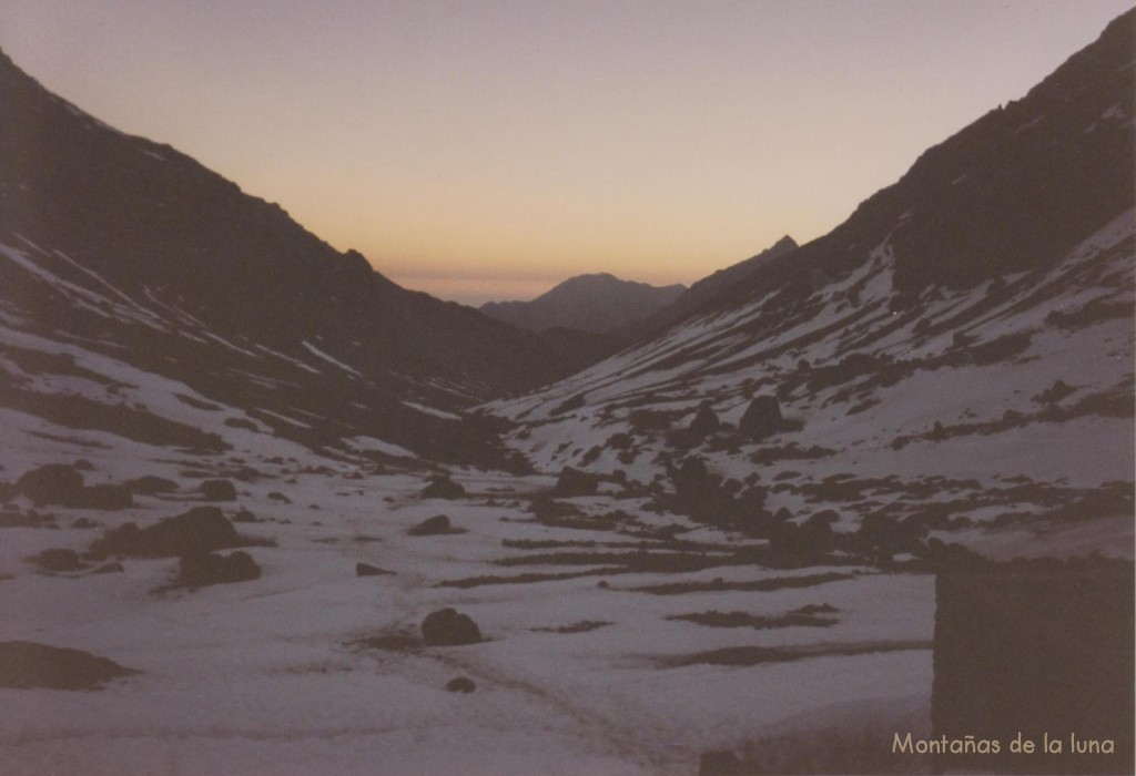 Atardecer en el Atlas desde el Refugio del Toubkal