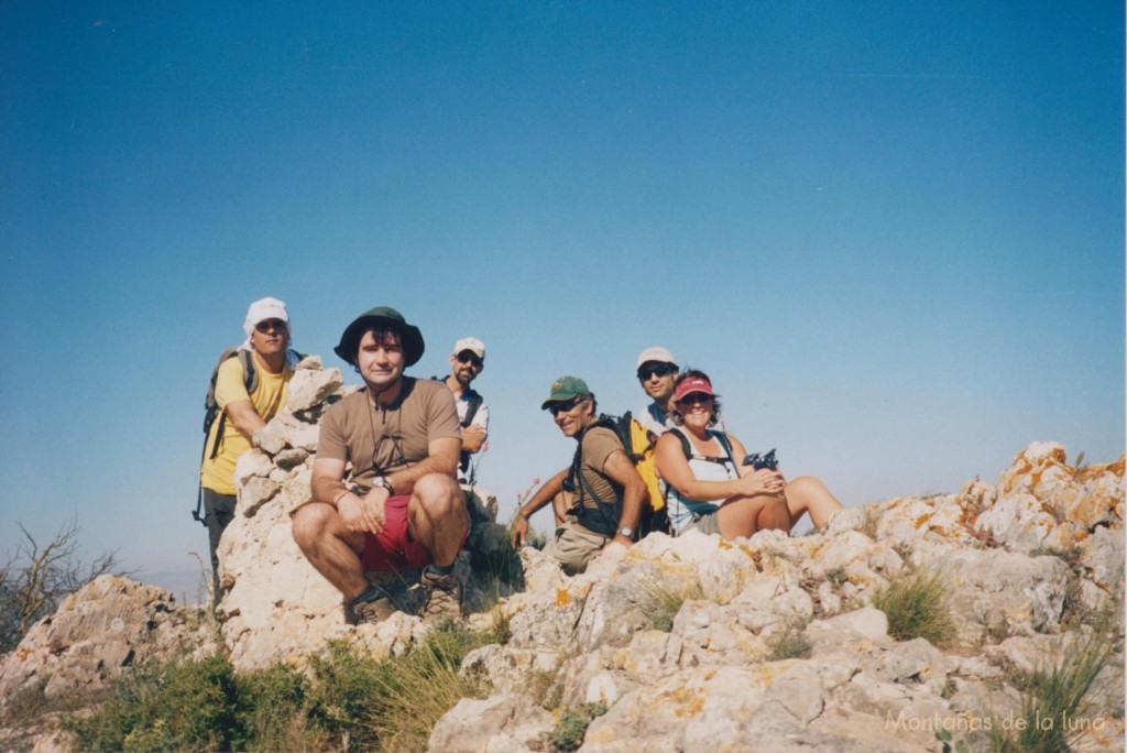 Delante Joaquín en la cima del San Yuri, 803 mts.