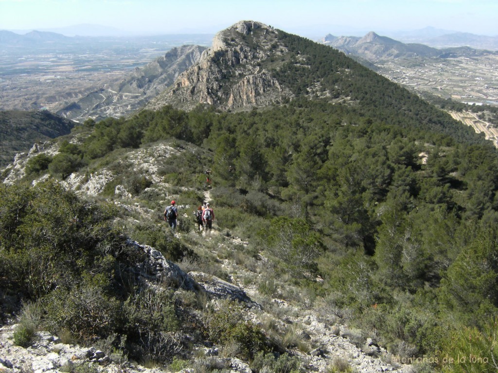 Bajando del San Yuri, delante el San Cayetano, a su derecha el Agudo y Zulum