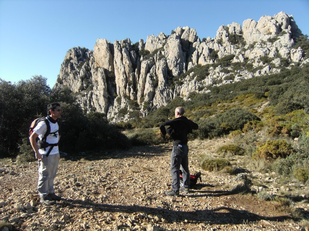 Jesús y Vicente en el collado entre las dos cimas