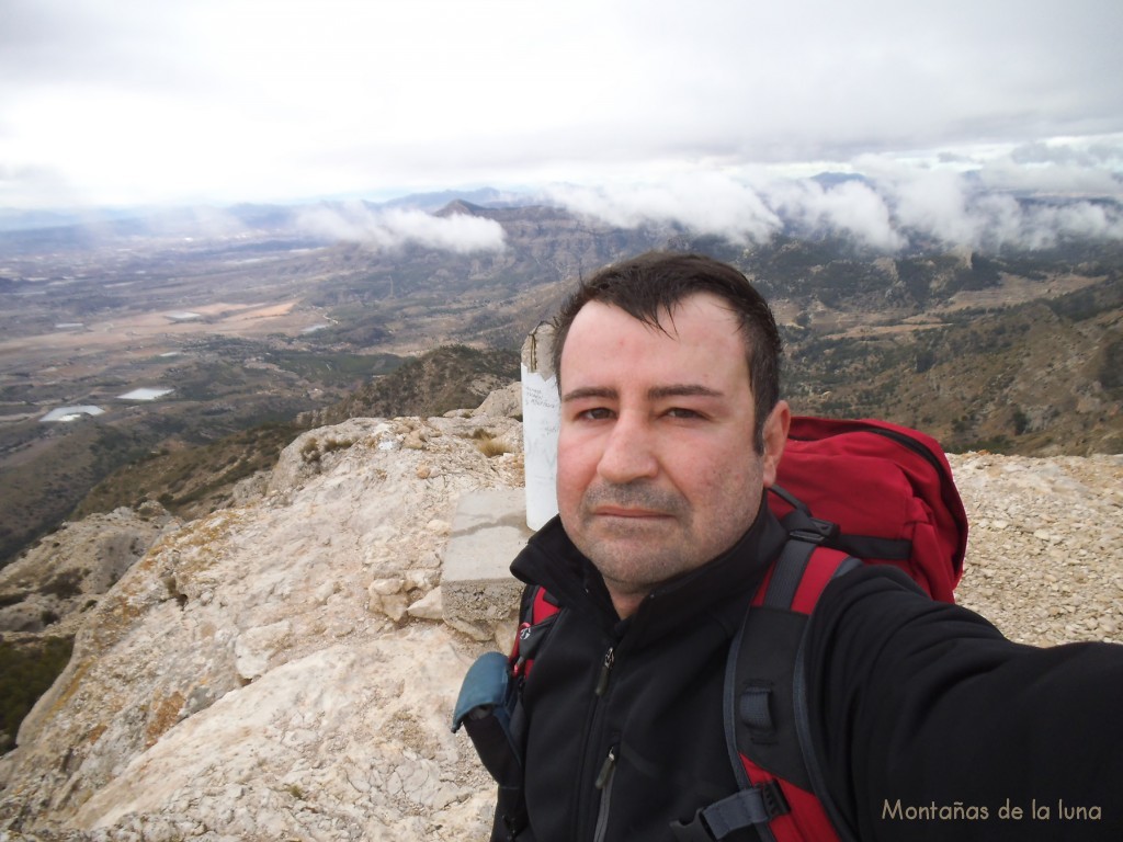 Joaquín Terrés en la cima del Maigmó, 1.296 mts.