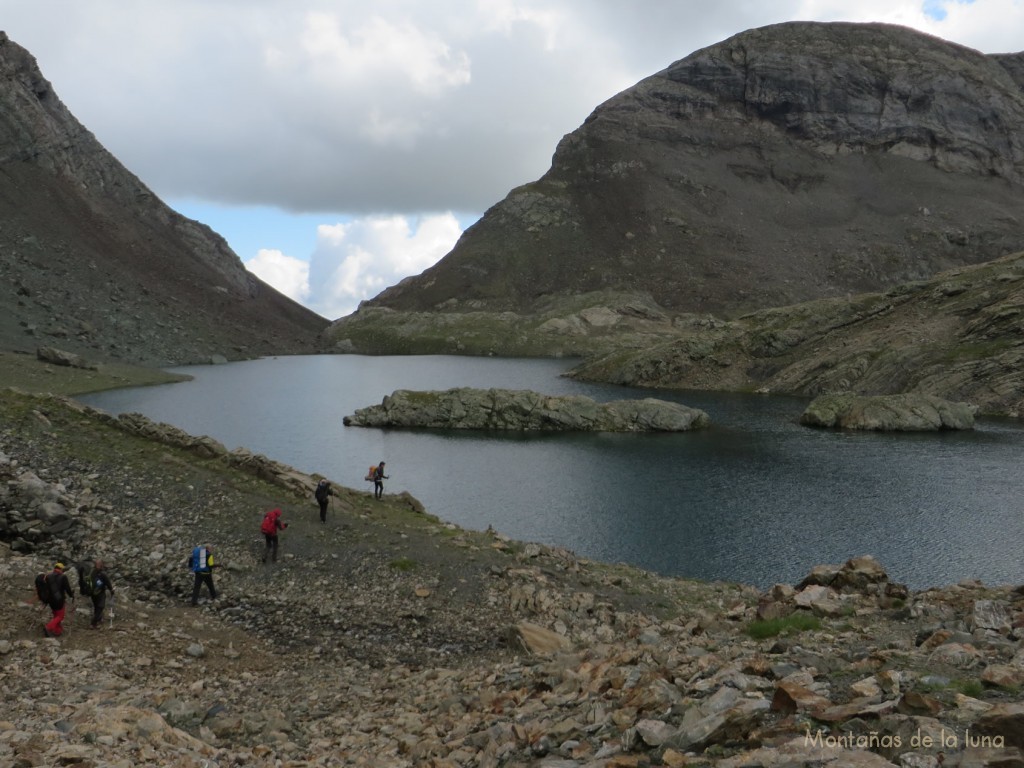 Camino del Collado de La Puerta (al fondo)