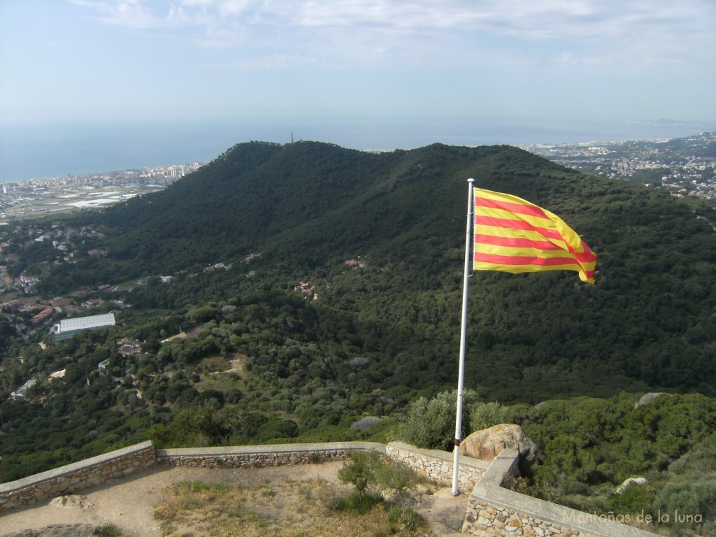 El Montcabrer desde el Castell de Burriac