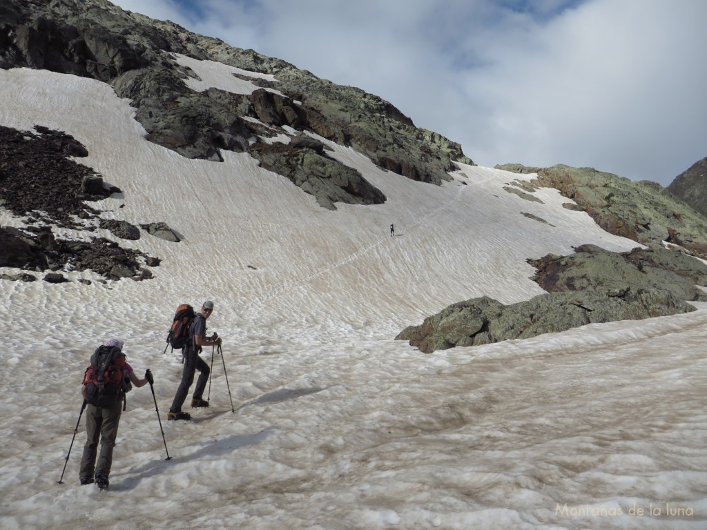 Subiedo al Coll de La Cometa