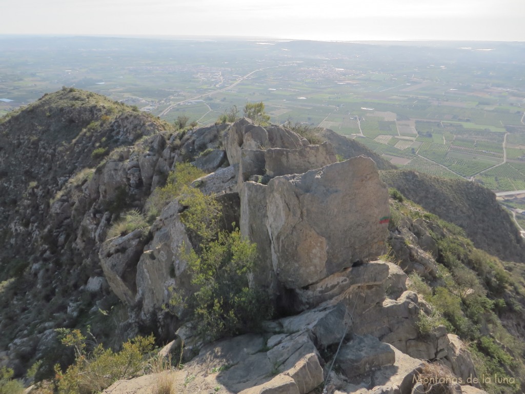 La roca que se salta o se bordea por la derecha