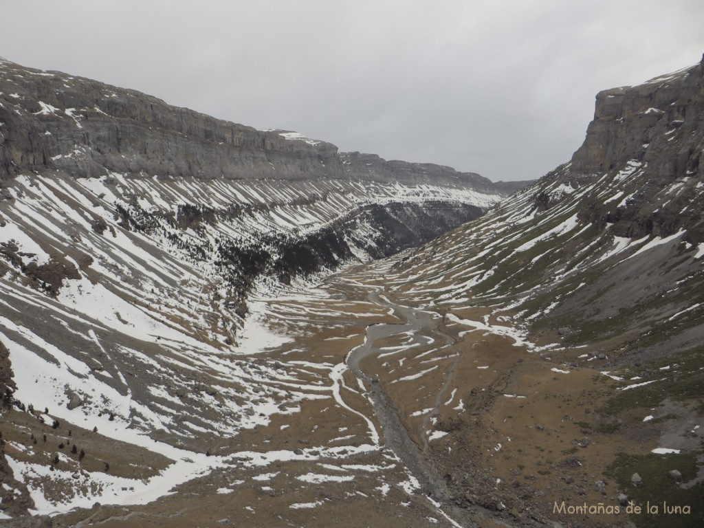 Valle de Ordesa desde el Circo de Soaso