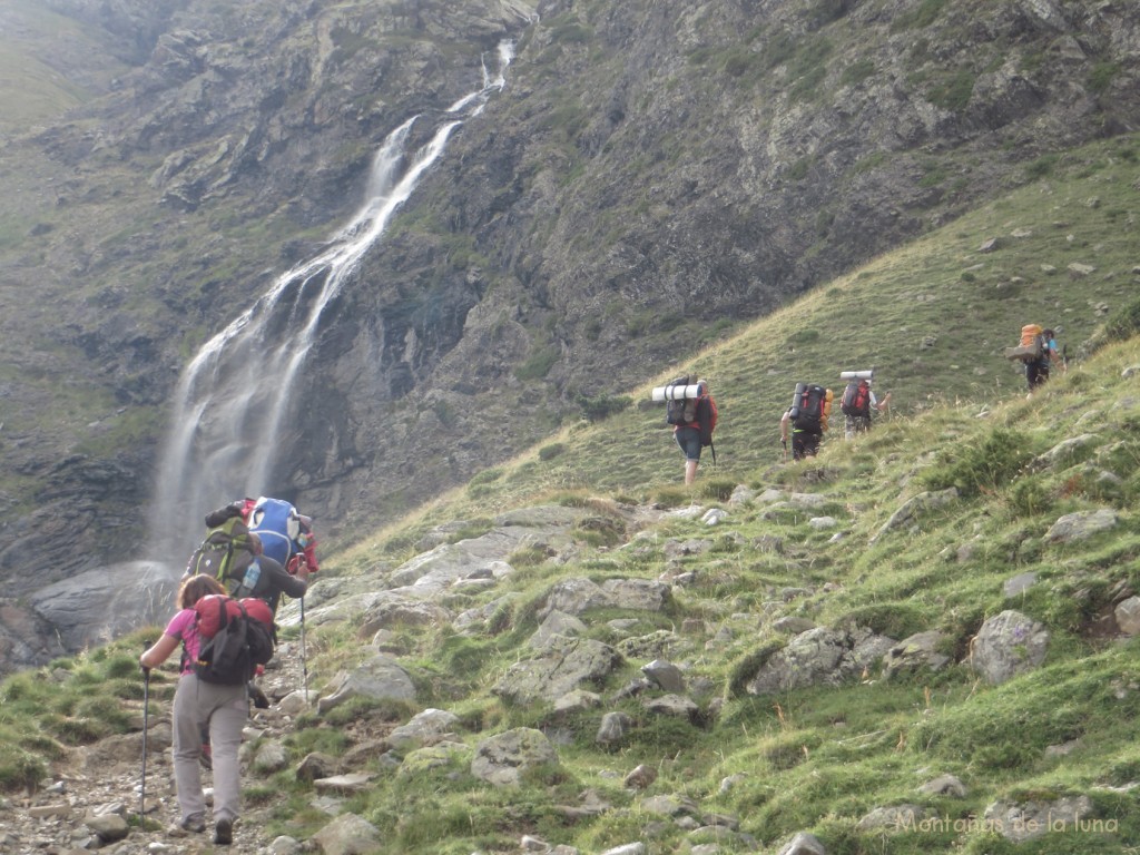 Barranco y cascada de Petramula