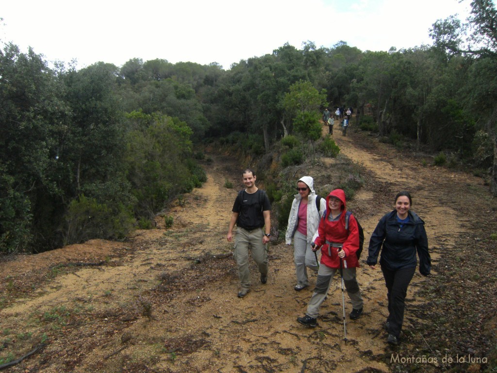 Bajando al camino de Ca l'Agutzil