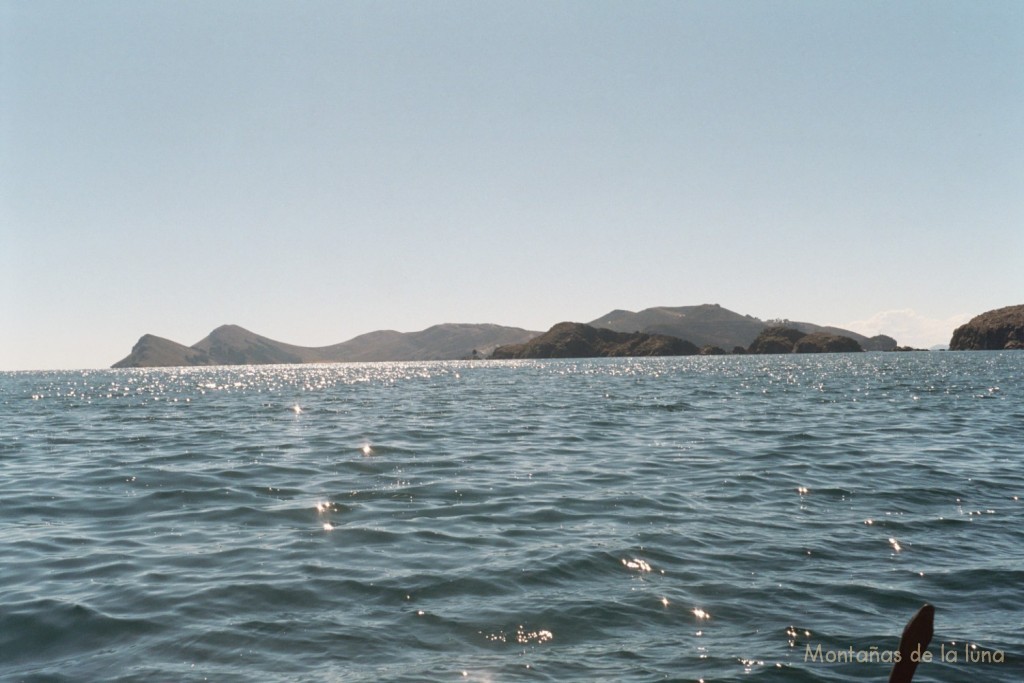 Lago Titicaca navegando hacia la Isla del Sol