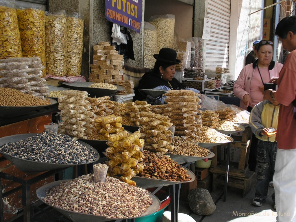 Mercados de La Paz, Mercado de Las Brujas. Frutos secos y fruta deshidratada