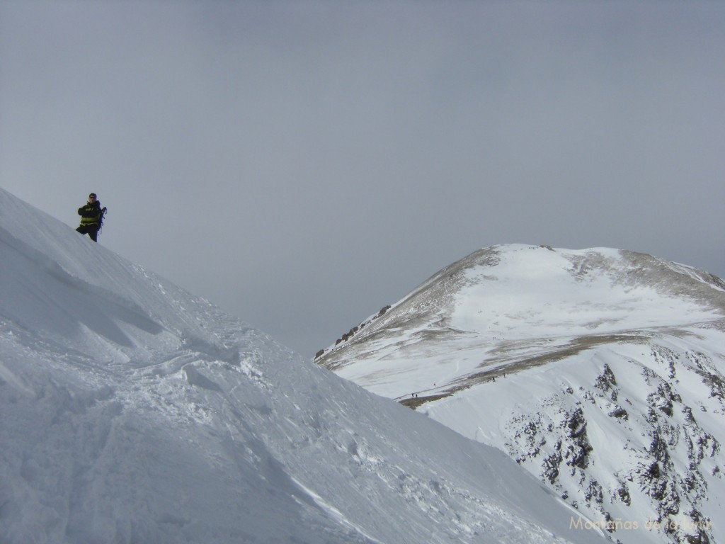 Coll de La Marrana y Bastiments a la derecha