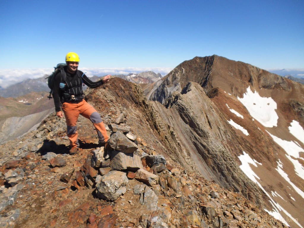 Joaquín en la cima de Las Espadas, 3.332 mts.