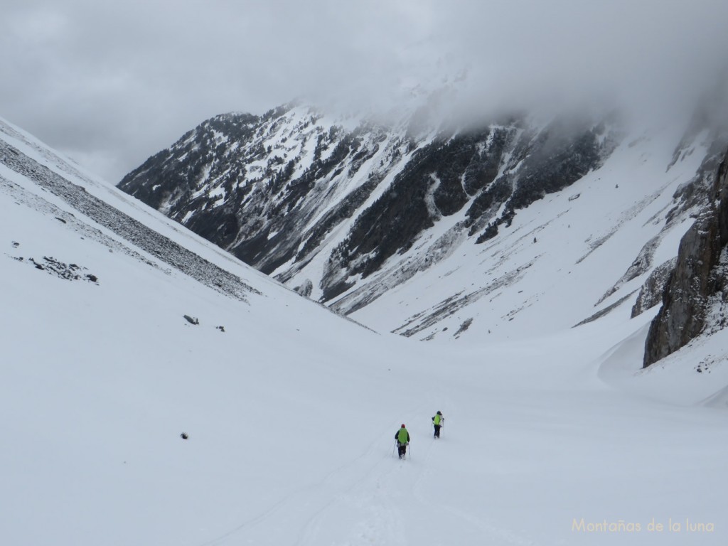 Bajando por el Valle del Nère