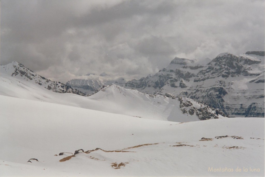 La Sierra de Las Tucas desde las inmediciones de La Estiva