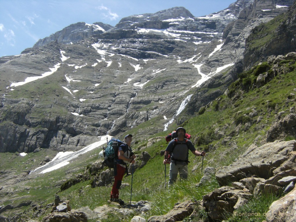 Antonio y Manolet subiendo al Balcón de Pineta