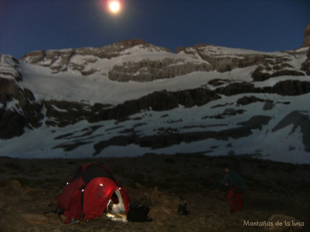 Noche bajo Monte Perdido