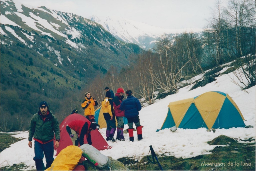 Campamento junto a la Cabaña de La Coma