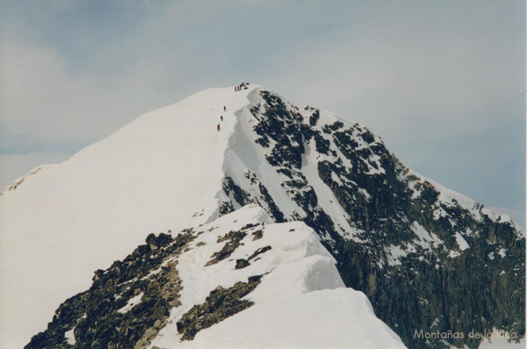 Llegando a la cima del Perdiguero