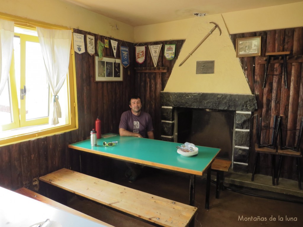 Joaquín en el Refugio de Góriz