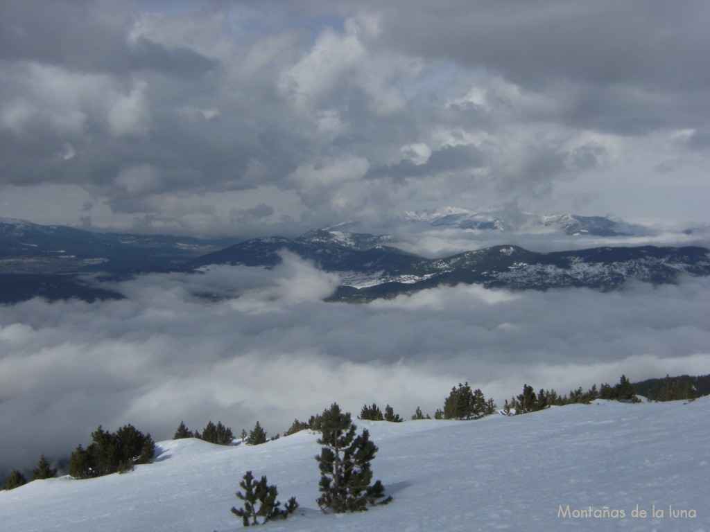 Las nubes invanden los macizos pirenaicos franceses