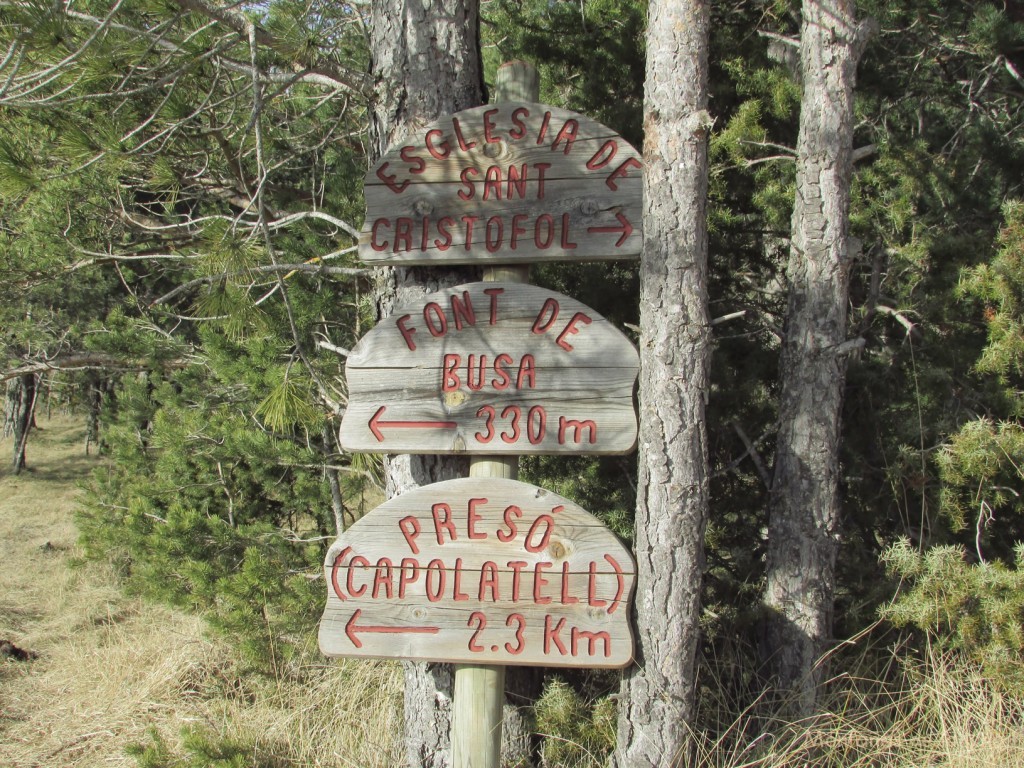 Indicaciones en el cruce de caminos