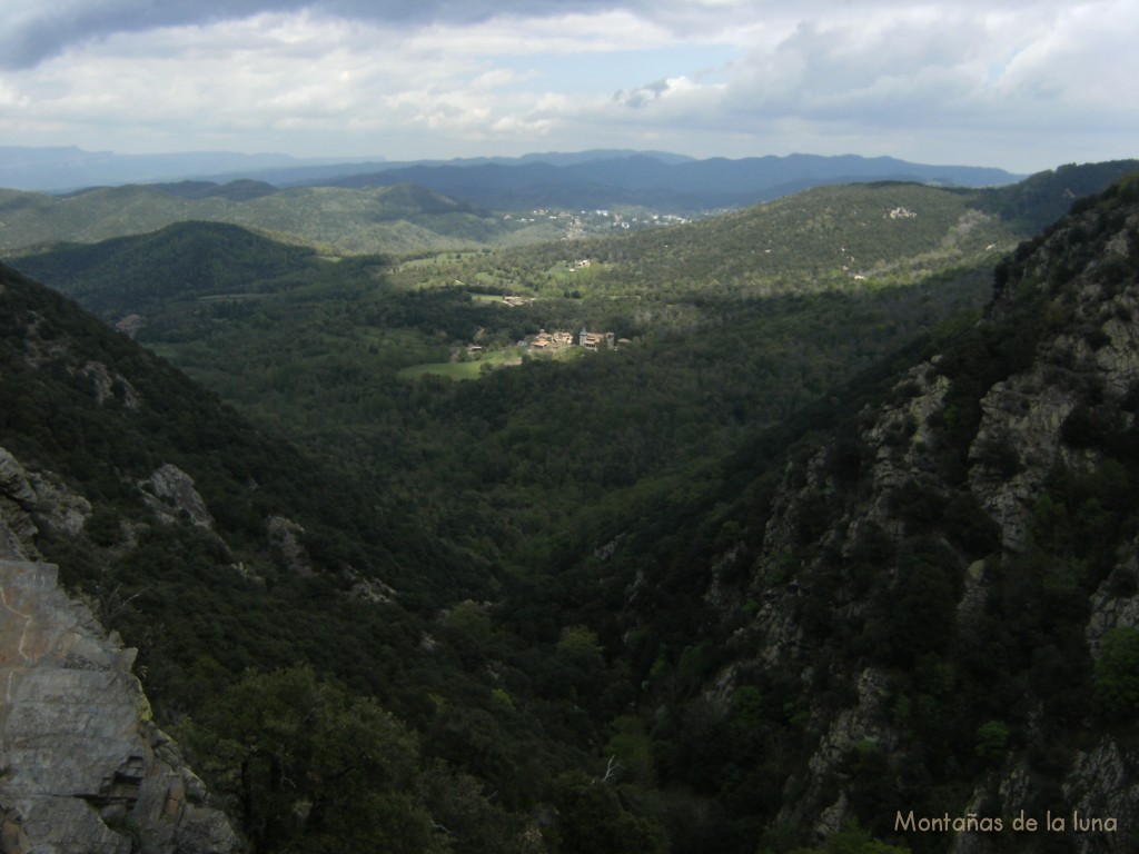 Vallecillo del Torrent del Rentadors que acaba en Can Gat, en el centro