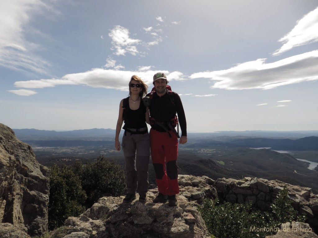 Anna y Joaquín en el Castell de Cabrera