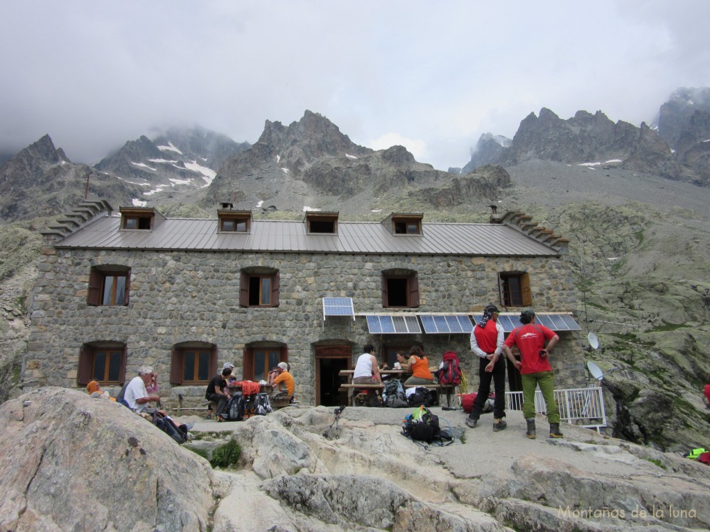 Joaquín y Mario en el Refugio del Glaciar Blanc