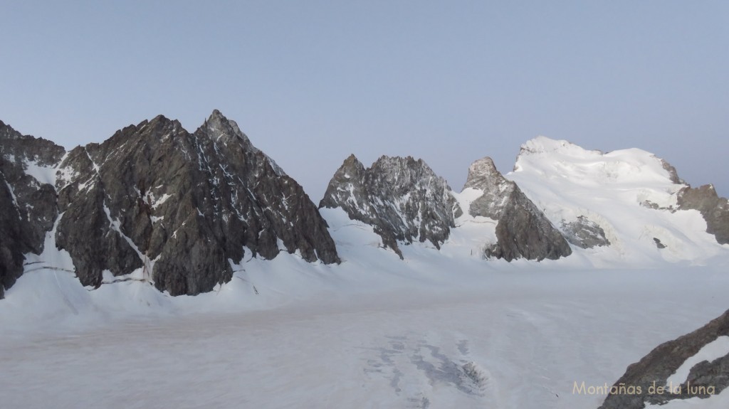 Amanece en el Barre Des Écrins y Glaciar Blanc