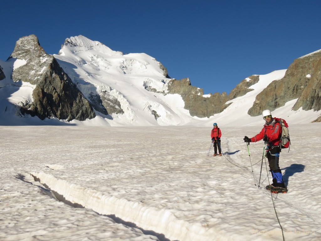 Mario y Luis por el Glaciar Blanc camino del Barre Des Écrins