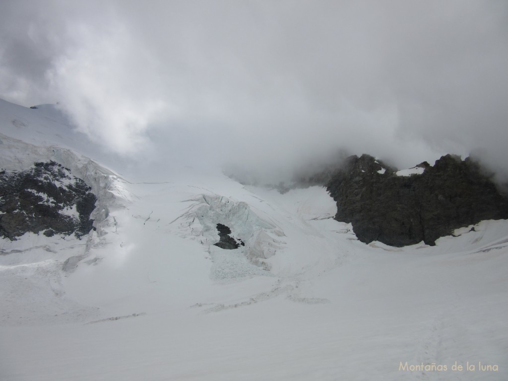 Glaciar y seracs del Barre Des Écrins