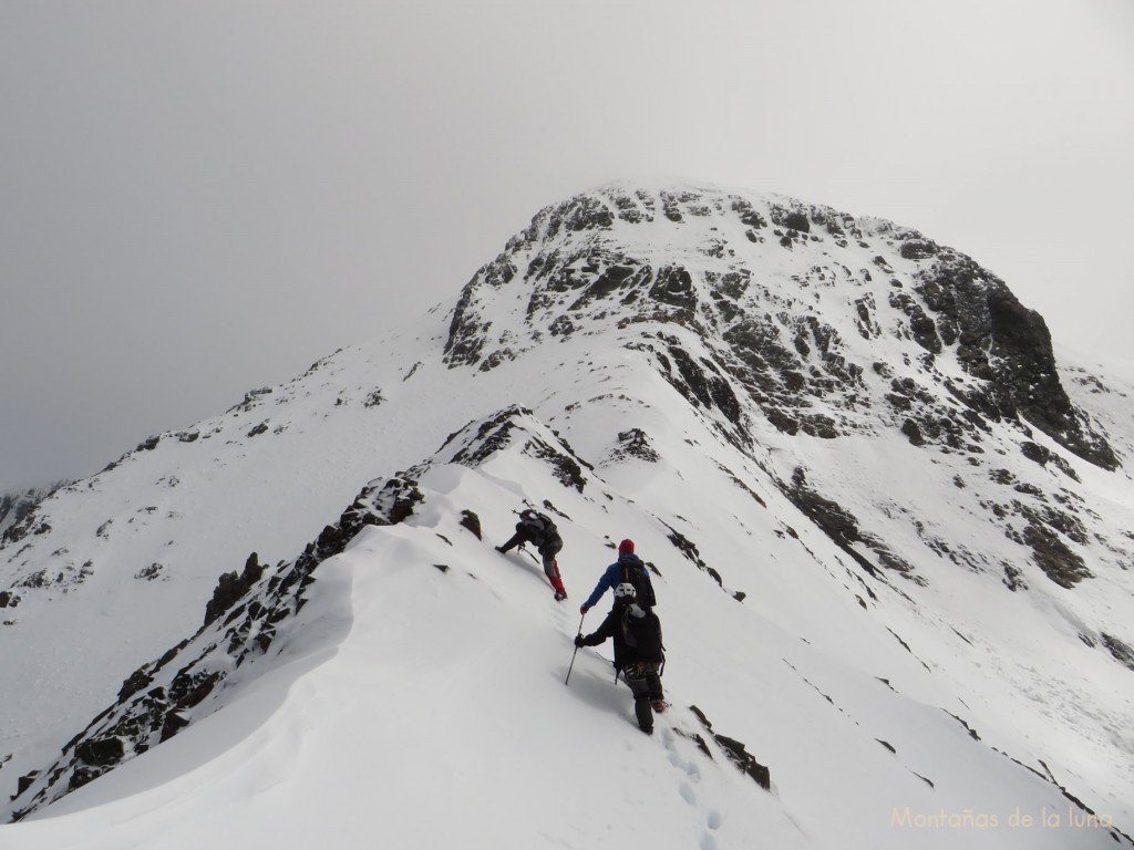 Cresta sur de la Punta Sabre