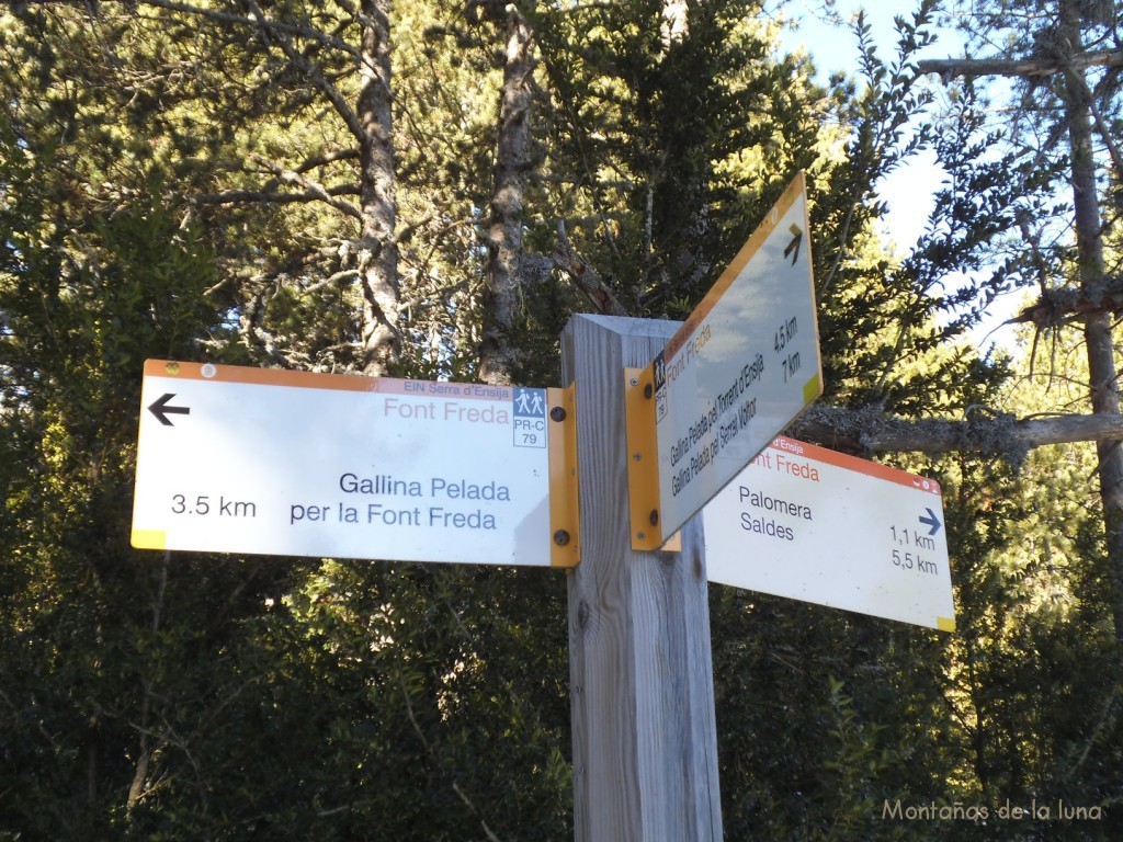 Poste indicador de recorridos