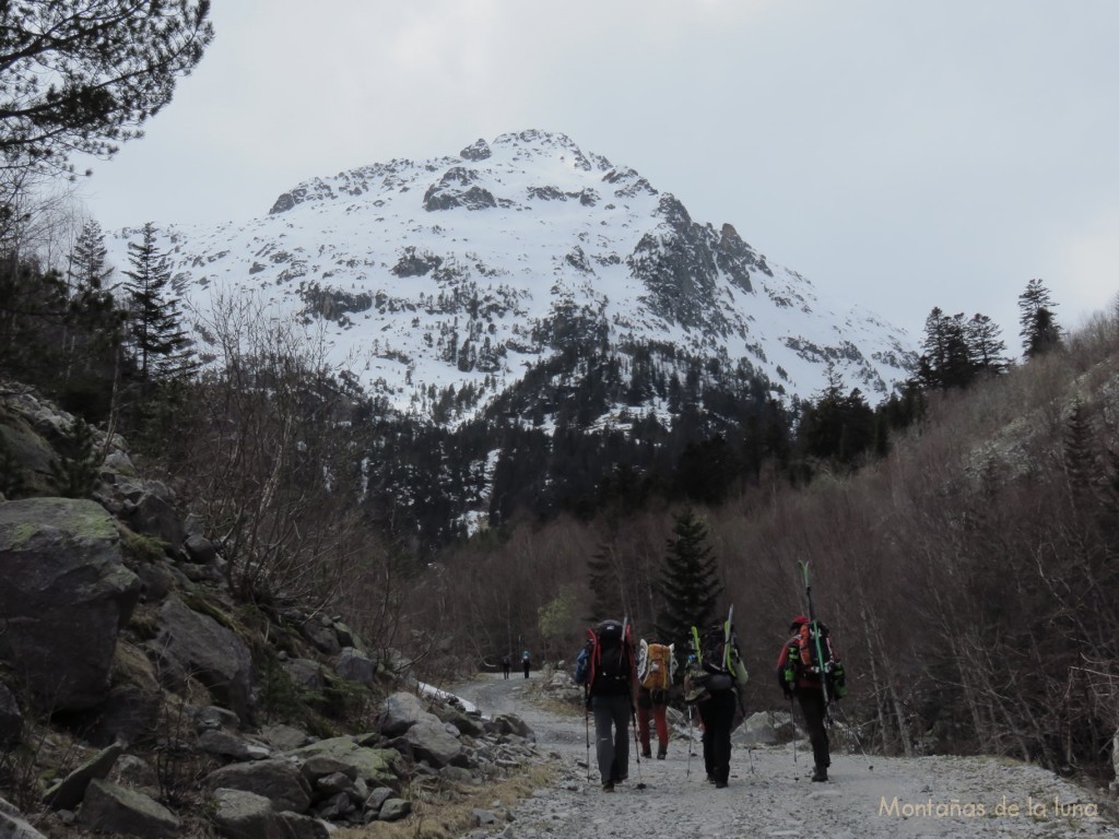 Camino de la Restanca, enfrente el Tossau de Mar