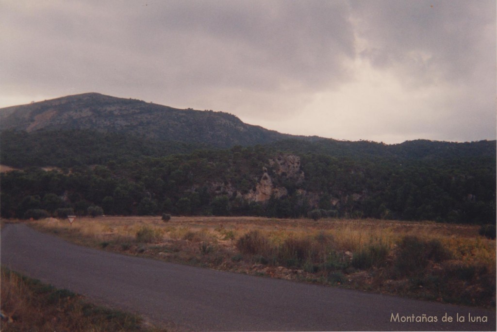 Desde donde dejamos el coche (pasado el cruce) la Sierra de Barinas