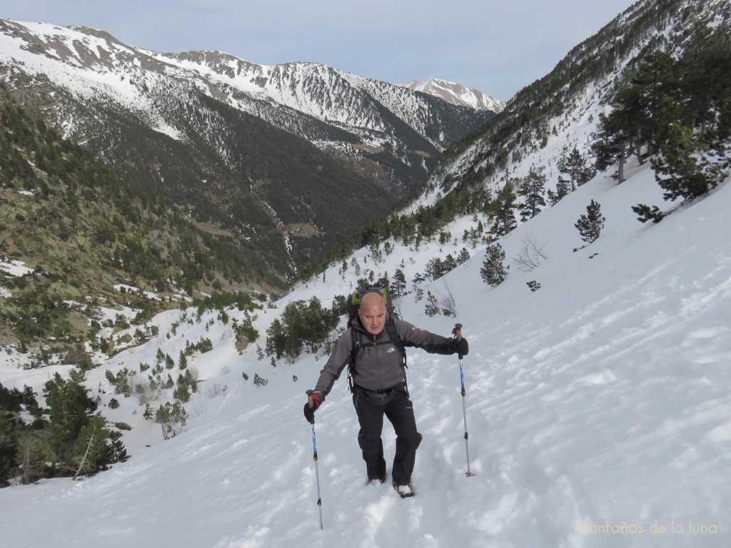 Josep camino del Collet del Comapedrosa