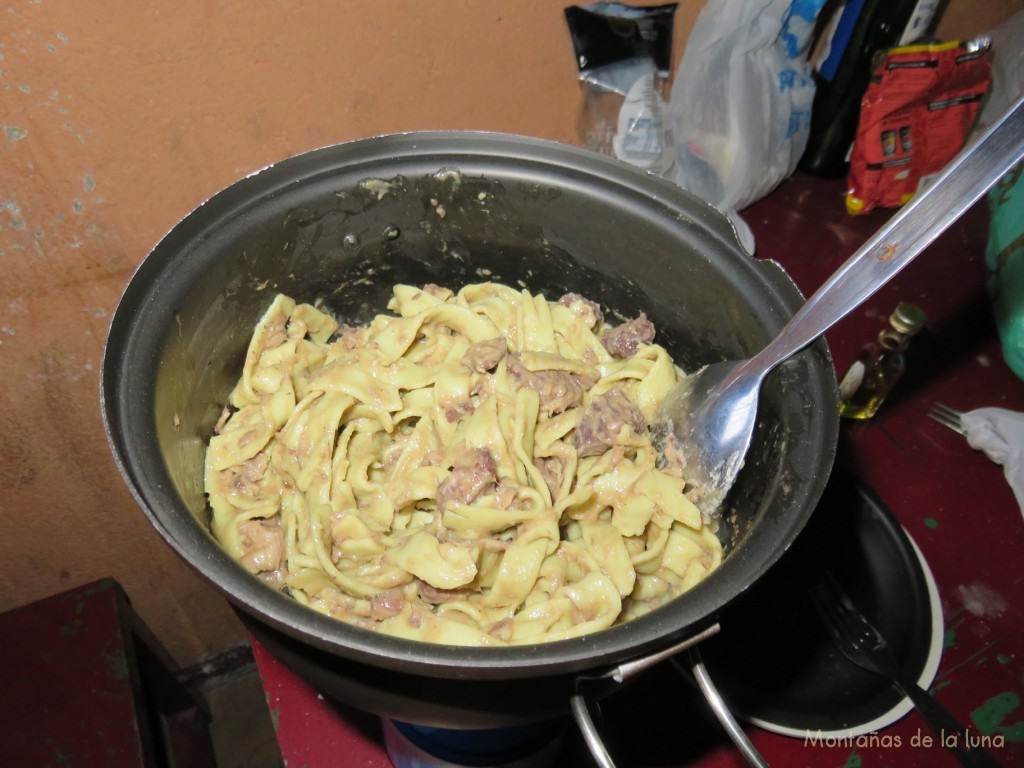 Tallarines con carne y salsa de javalí