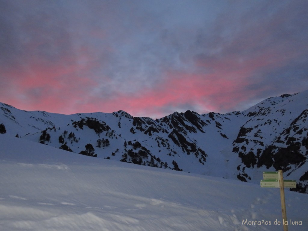 Anochece en las montañas de Sanfonts