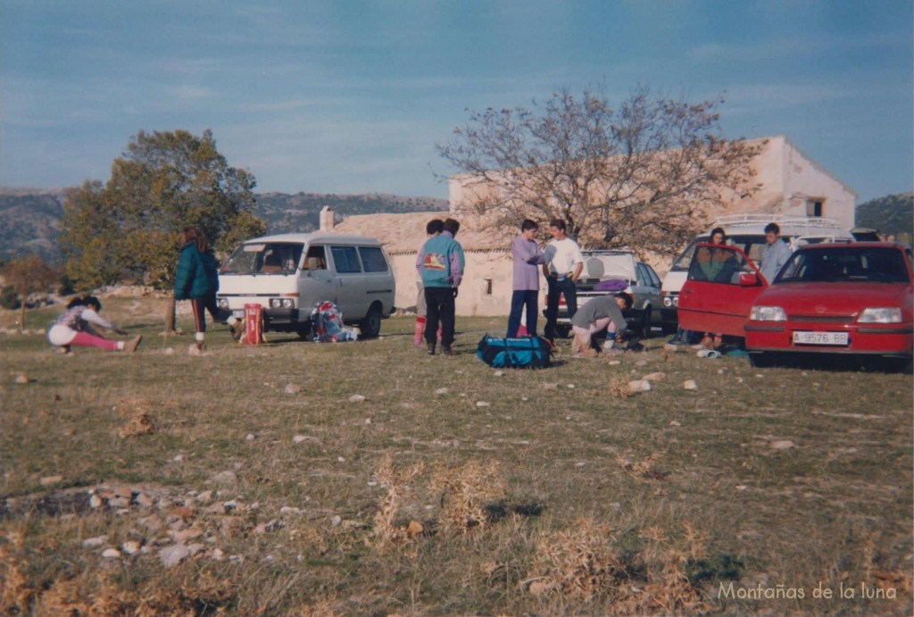 Aparcando en el collado junto al Cortijo de Collados de Abajo