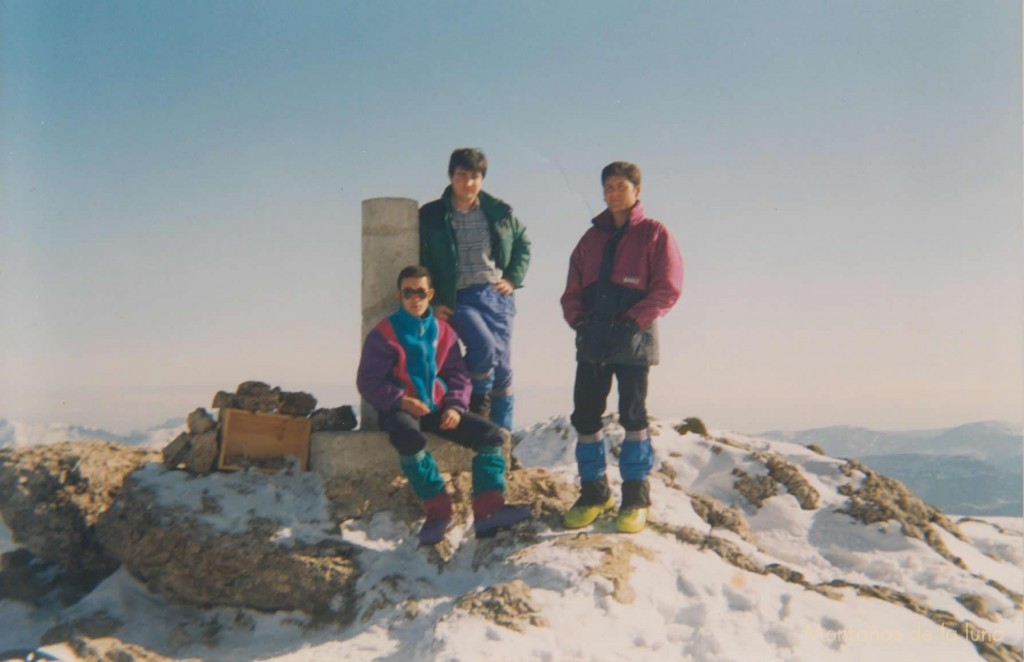 Samuel, Joaquín y Edu en la cima del Montcabrer, 1.390 mts.