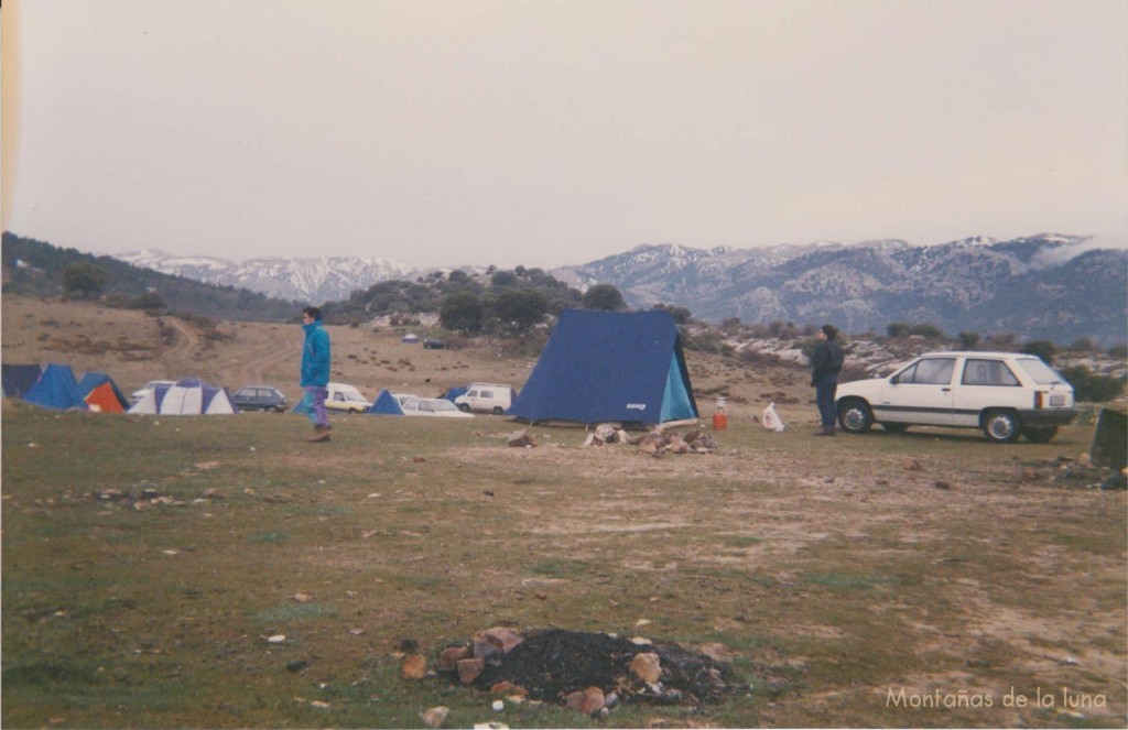 Acampados en el collado de La Sagra junto el Cortijo de Collados de Abajo