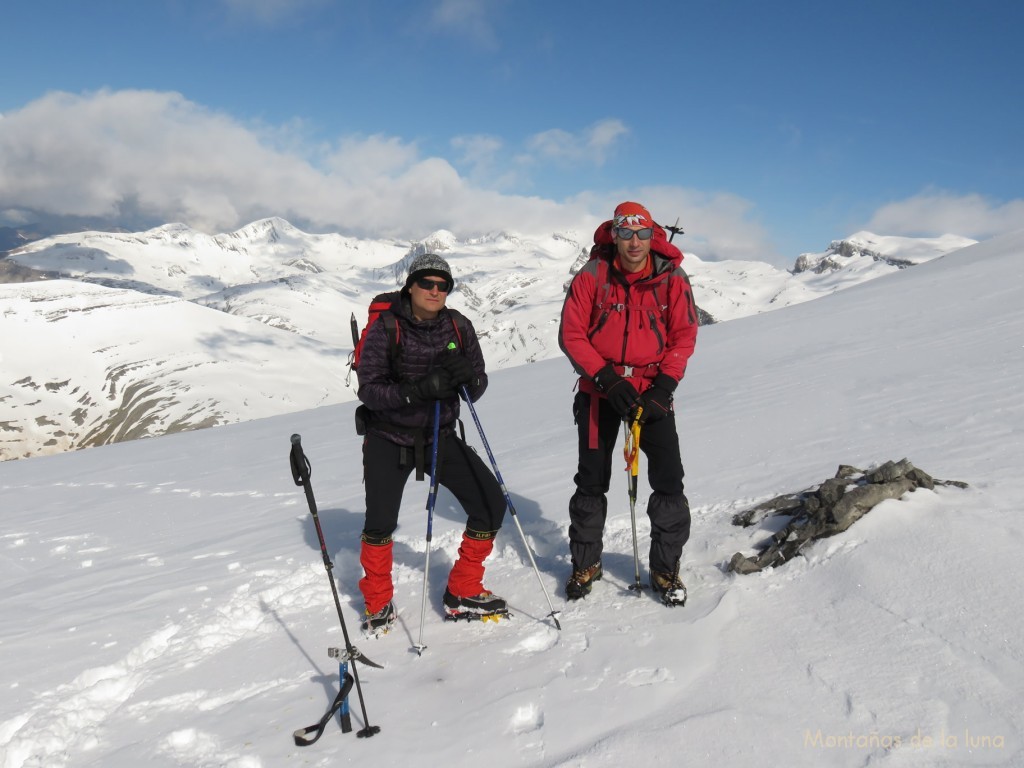 Dani y Antoni subiendo por Las Escaleras.