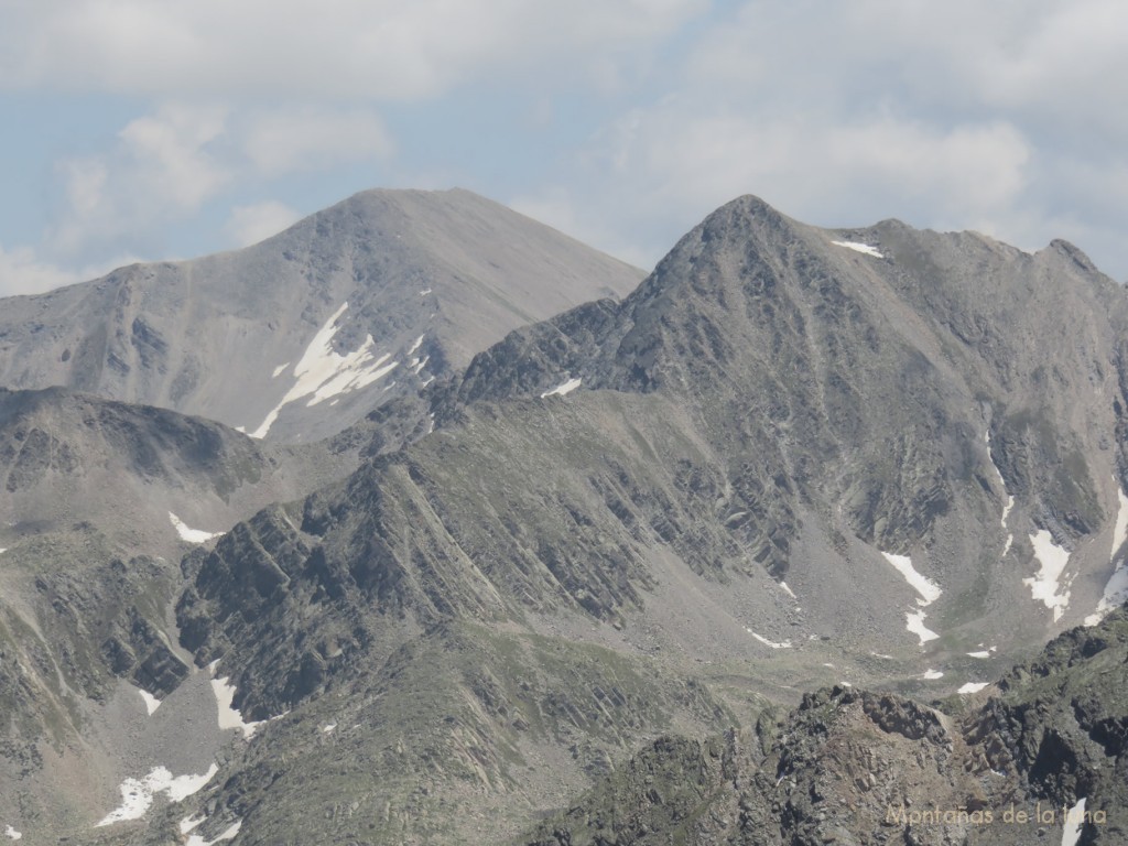 Bastiments a la izquierda y Pic de l'Infern a la derecha