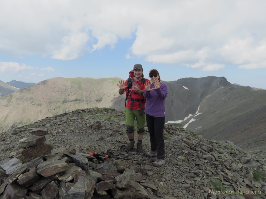 Joaquín y Olga en el Cim de Rocs Blancs, 2.784 mts.