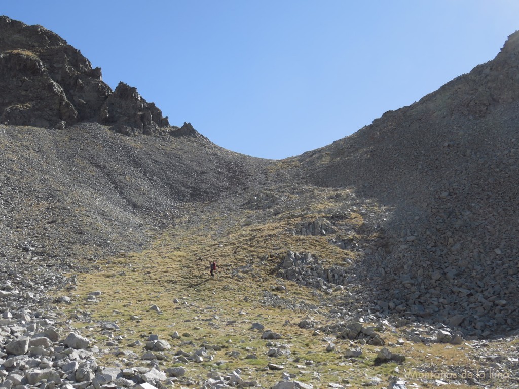 Pau bajando del Collado de Pardines