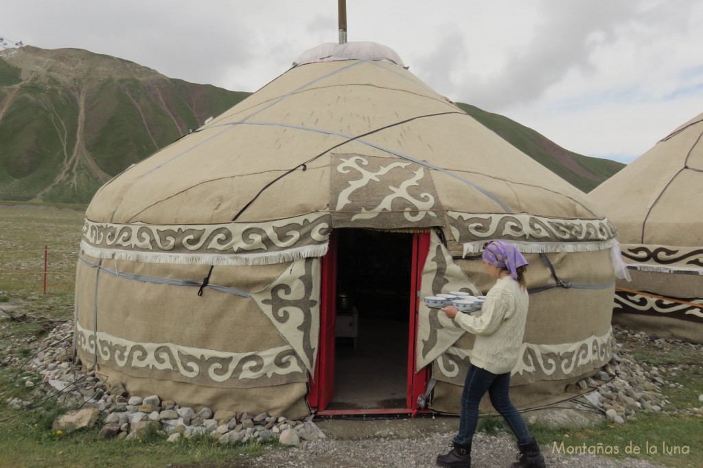 Yurta comedor en el Campo Base del Pico Lenin, 3.600 mts.