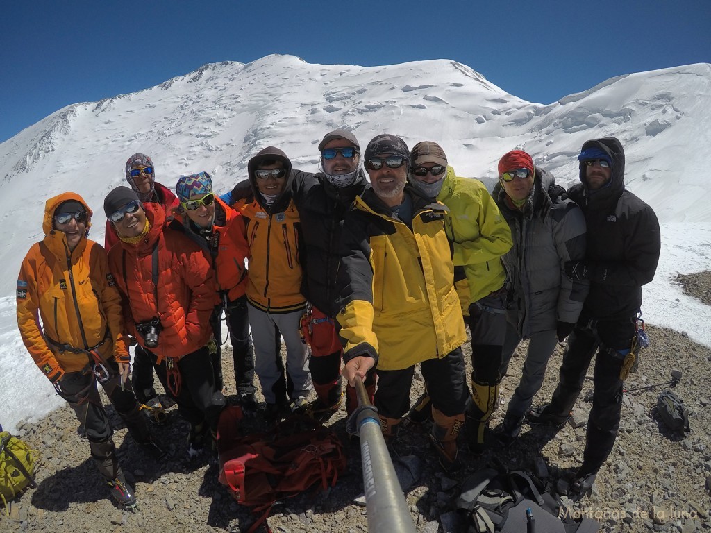 El grupo de izquierda a derecha: Teresa, guia, Ray, Iveta, guia, Joaquín, Luis, Javi, Dima (guía) y Tom