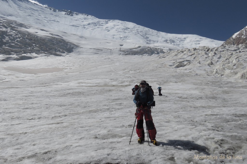 Joaquín Camino del Campo 1, atrás la zona de grietas importantes