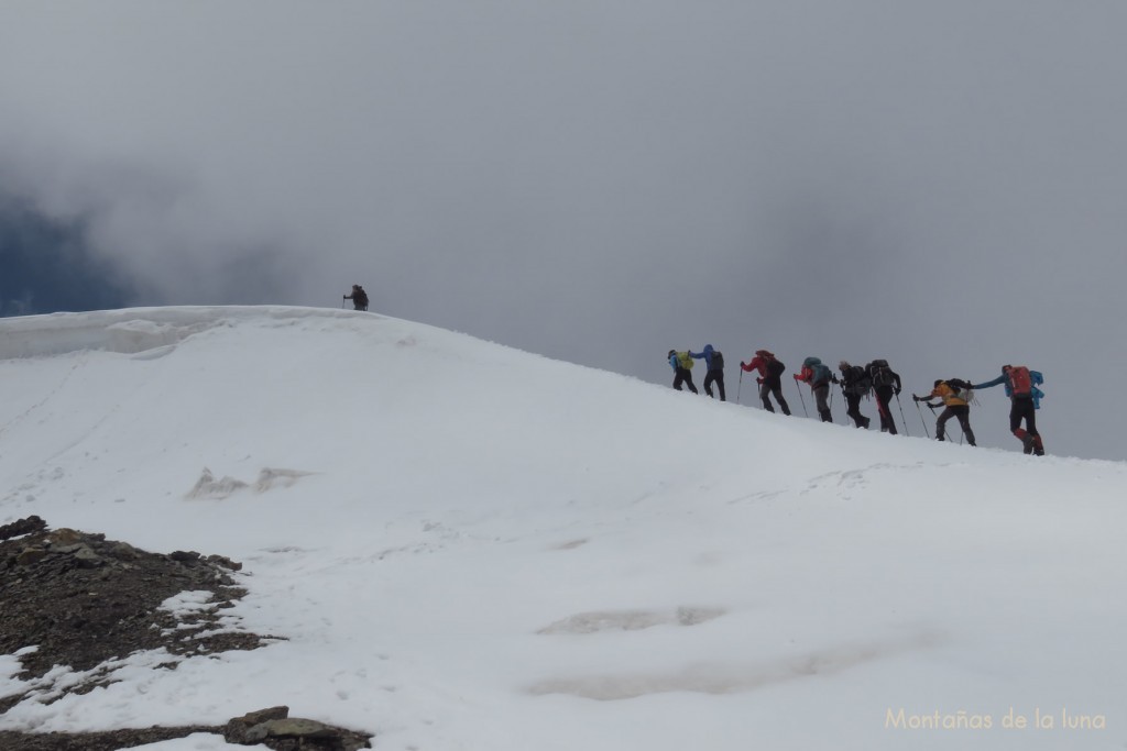 Llegando a la cima del pico Yukhin